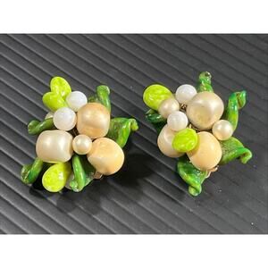 Vtg Kramer Clip On Earrings Green Cream Flower Gold Tone Faux Pearl